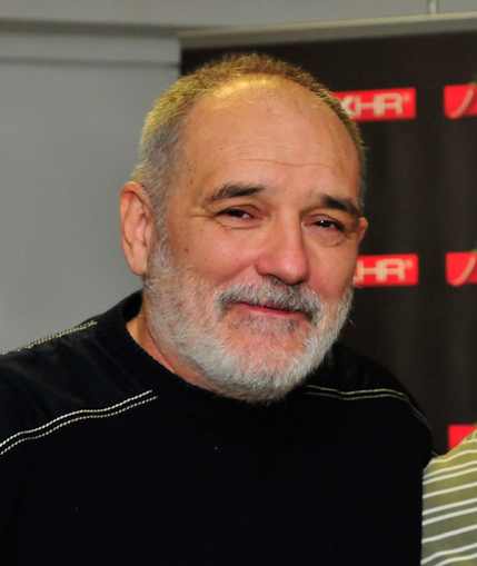 Đorđe Balašević s gitarom na koncertu