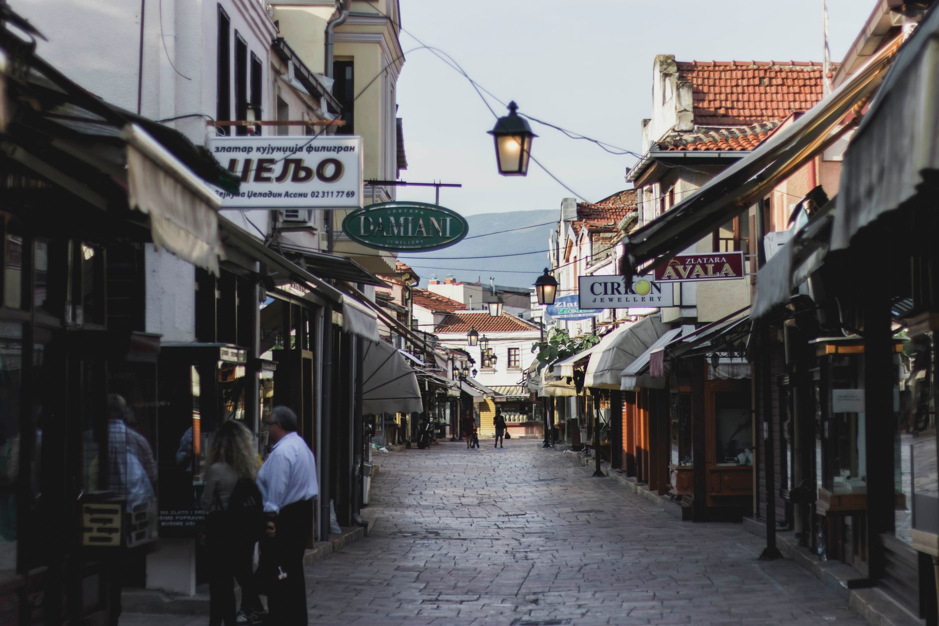 Skoplje: Kameni most, Stara čaršija i grad koji nosi sve boje