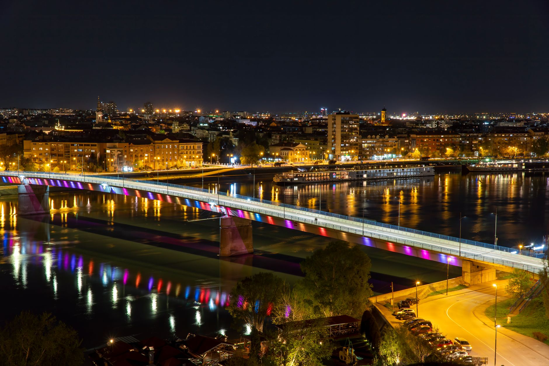 Novi Sad: grad na Dunavu koji je pio kafu sporije od svih